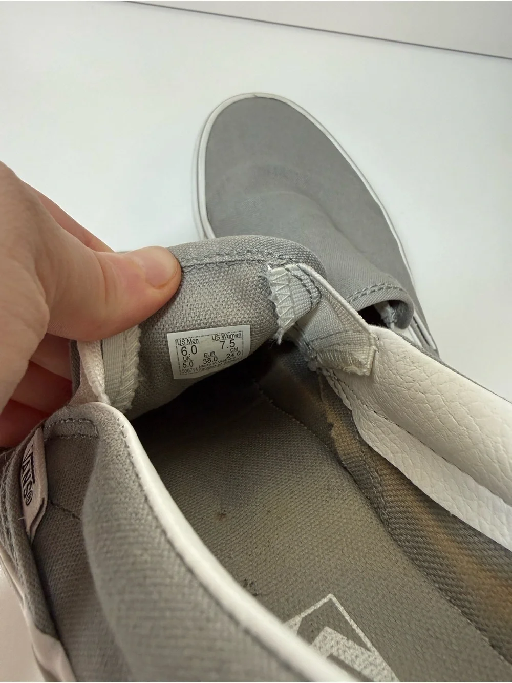 Vans Asher Charcoal Gray Slip On Classic Sneakers Unisex 7.5 Women’s 6 Men’s